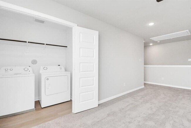 Building Photo - 4607 Dana Cove Dr