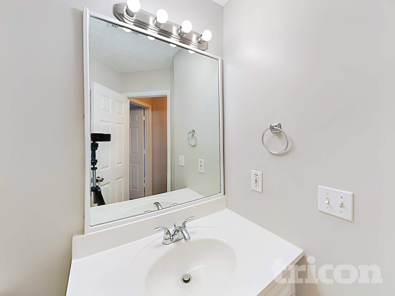 Building Photo - 11728 Spring Lake Way