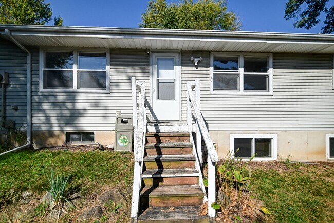 Building Photo - Katzfey-6715-6717 Century Ave