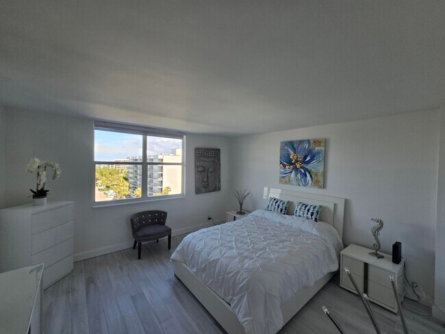 Building Photo - 3450 S Ocean Blvd