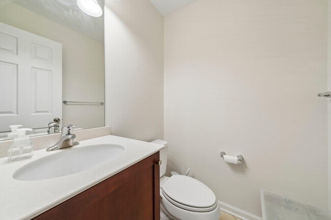 Building Photo - 21 Creekside Ct