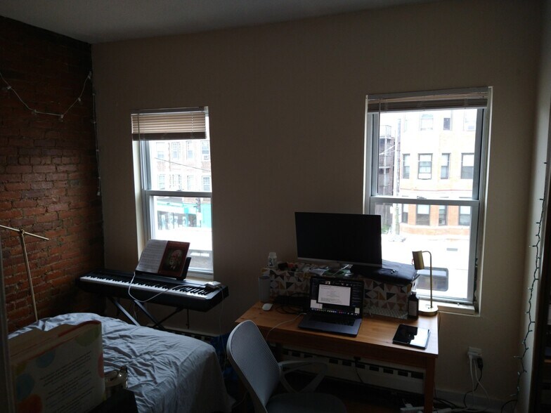 Building Photo - 894 Huntington Ave