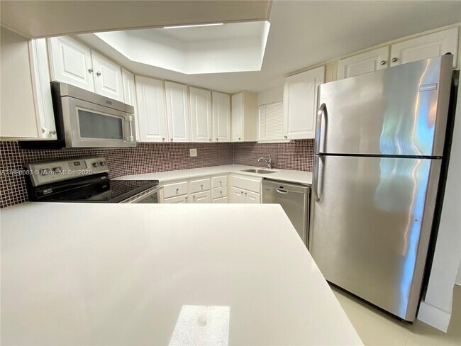 Building Photo - 8363 Lake Dr