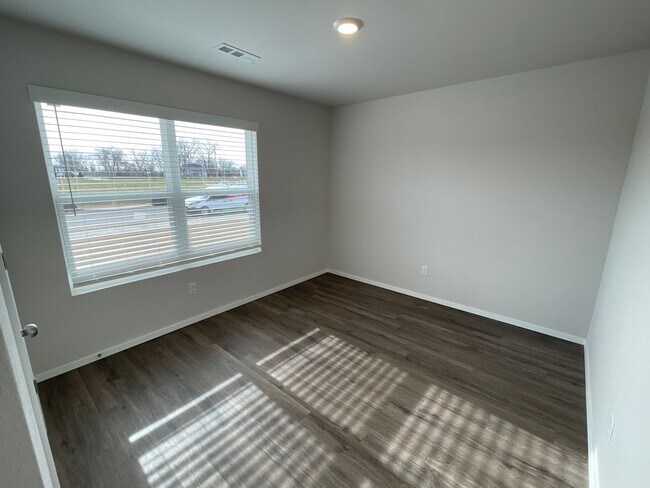 Building Photo - Pre-Leasing Now | Beautiful 3 Bed, 2 Bath Home in Siloam Springs | Available June 14