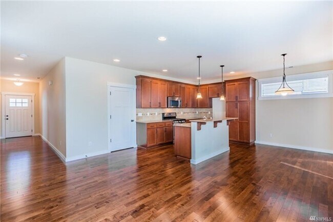 Building Photo - 4Bd/2.5Ba Lynnwood House