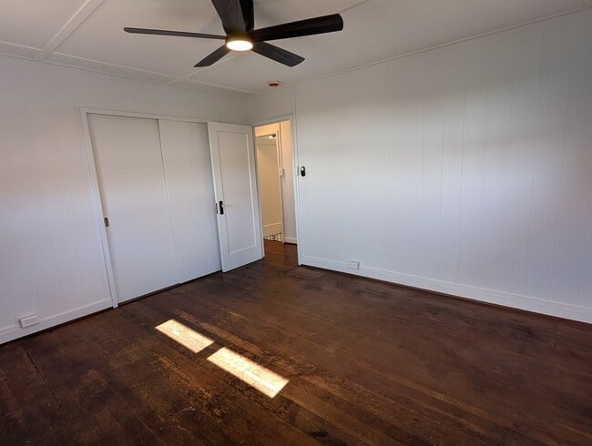 Building Photo - Ocean view upstairs 3 bed 2 bath 2 parking duplex near Likelike Hwy