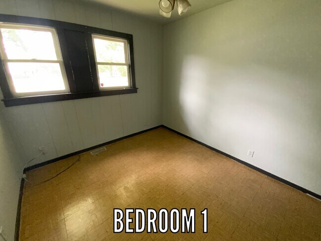 Building Photo - 1001 Glenwood Dr