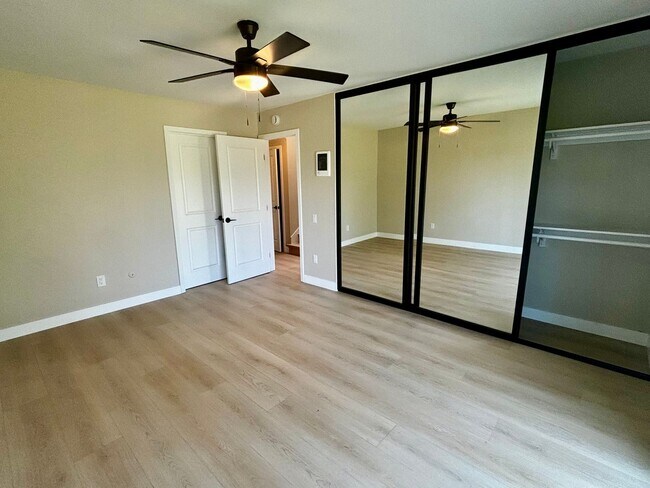 Building Photo - Remodeled 3 bed 2 bath townhome in Friars ...