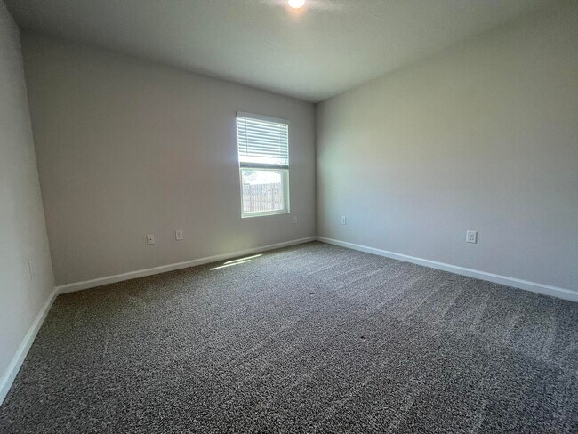Building Photo - 339 Flounder St