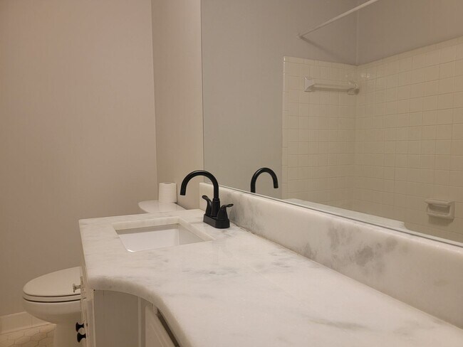 Building Photo - 5256 Eubanks Dr