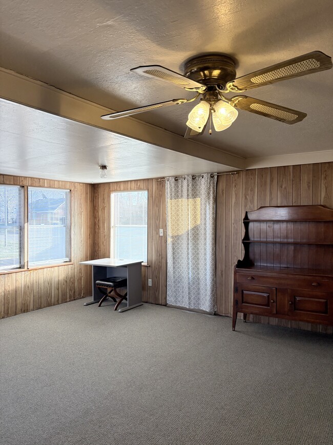 Building Photo - 11 Hightower Ct