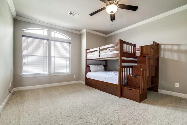 Building Photo - 185 Capetown Way