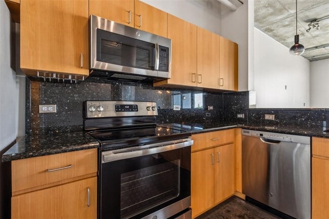 Building Photo - 10 N Summerlin Ave