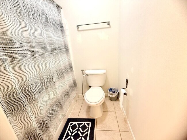 Building Photo - 4615 Pin Oak Creek Ln