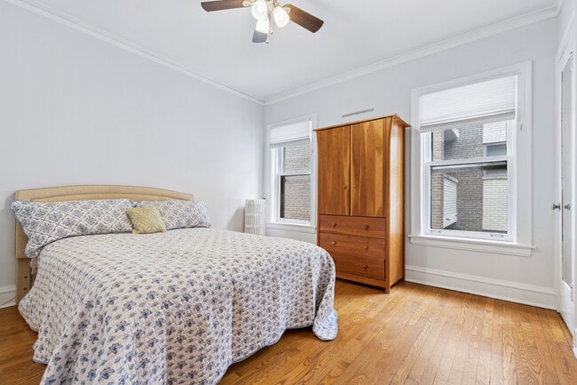 Building Photo - 832 Michigan Ave