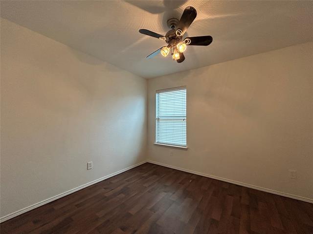 Building Photo - 10745 Many Oaks Dr