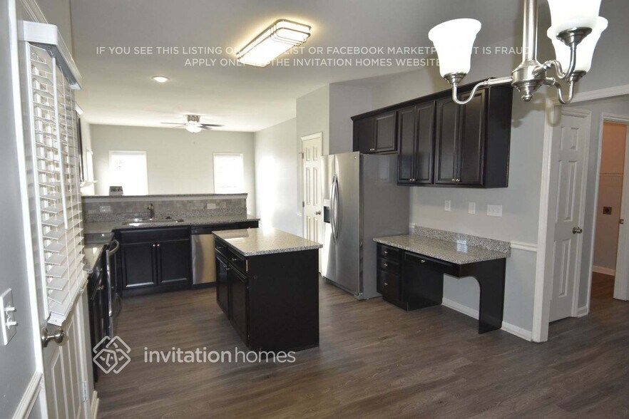 Building Photo - 5601 Brookshadow Dr