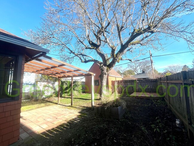 Building Photo - Sleek and modern 1-bedroom house in Arbor Lodge with spacious garage or workshop!