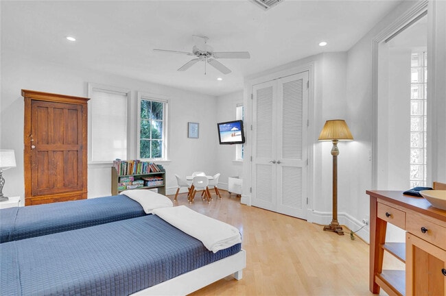 Building Photo - 74 Nurmi Dr