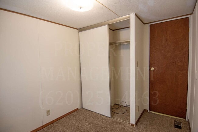 Building Photo - 3 Bedroom, 1 Bath