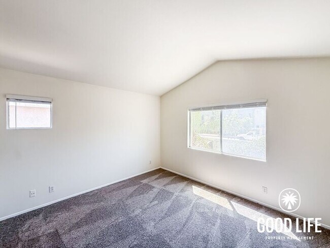 Building Photo - 1084 Forester Dr