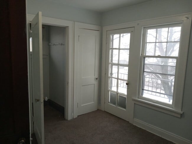 Building Photo - Beautiful 3 Bdrm Single Family Home