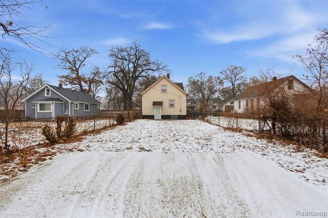 Building Photo - 6433 Globe St