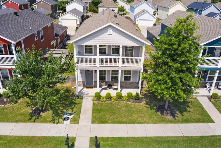 Building Photo - 571 N Keats Dr
