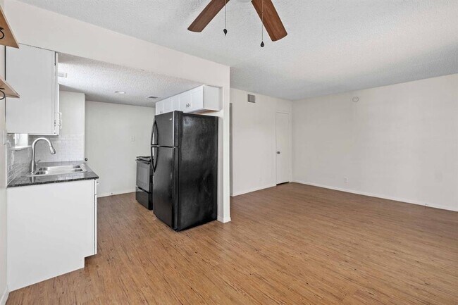 Building Photo - 3421 Willowrun Dr