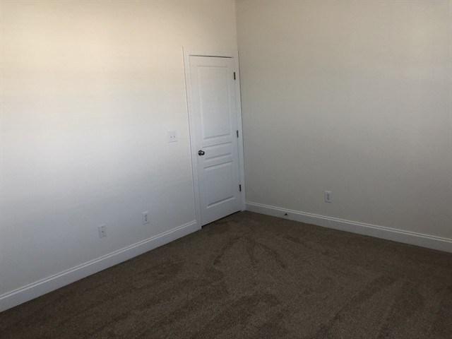 Building Photo - 8100 Lynwood Square