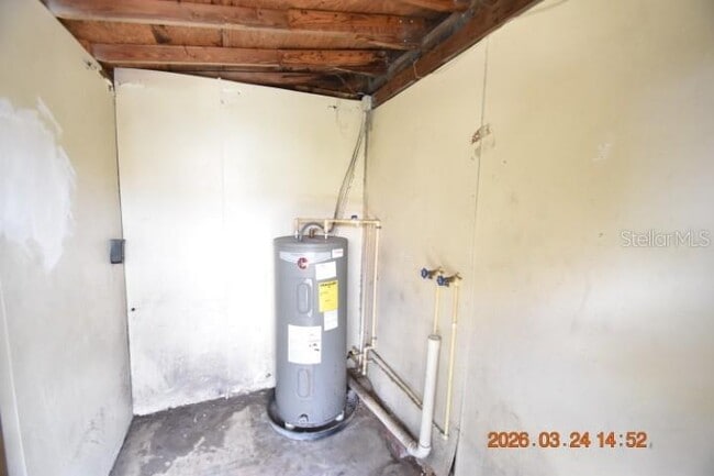 Building Photo - 4006 E Paris St