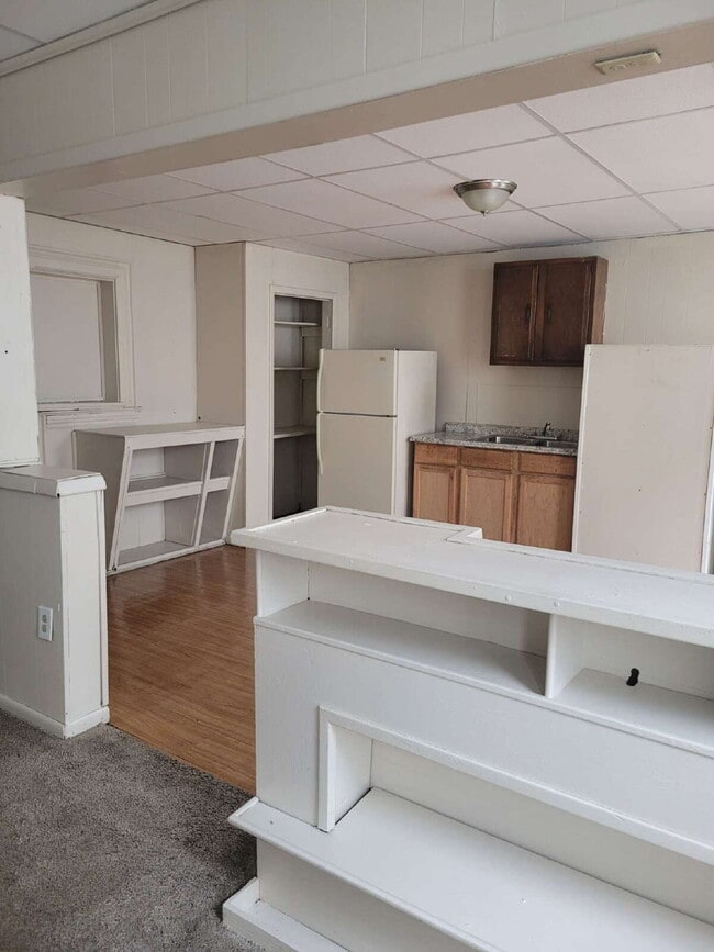Building Photo - Large Studio Apartment in Washington, PA