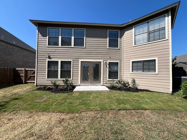 Building Photo - AWESOME Updated 4-Bed 2.5-Bath in Gruene C...