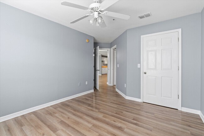 Building Photo - 3591 Kernan Blvd S