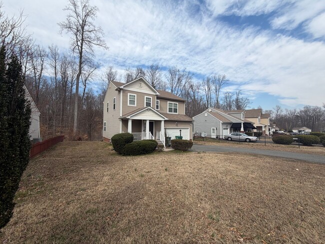 Building Photo - 3 Bdrm/2.5 Bth Home Located Close to I-95