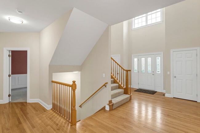 Building Photo - 3N812 John Greenleaf Whittier Pl