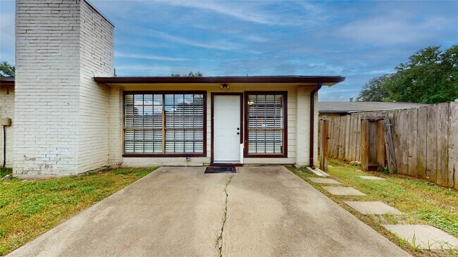 Building Photo - 5127 Girnigoe Dr