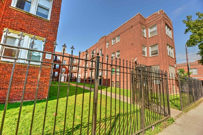 Building Photo - 6100 Eberhart