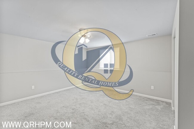 Building Photo - Immaculate Upgraded 3-Bed / 2-Bath Home in...