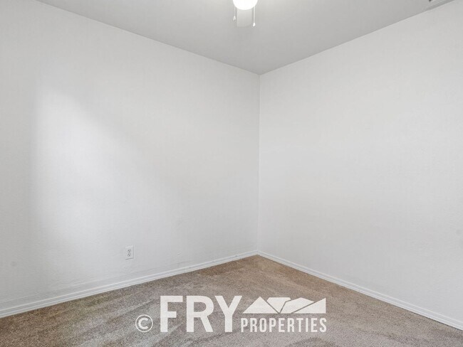 Building Photo - Updated Home near Downtown Denver