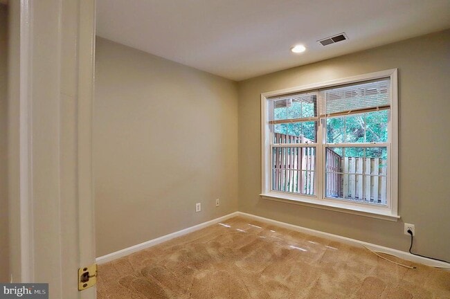 Building Photo - 8239 Singleleaf Ln