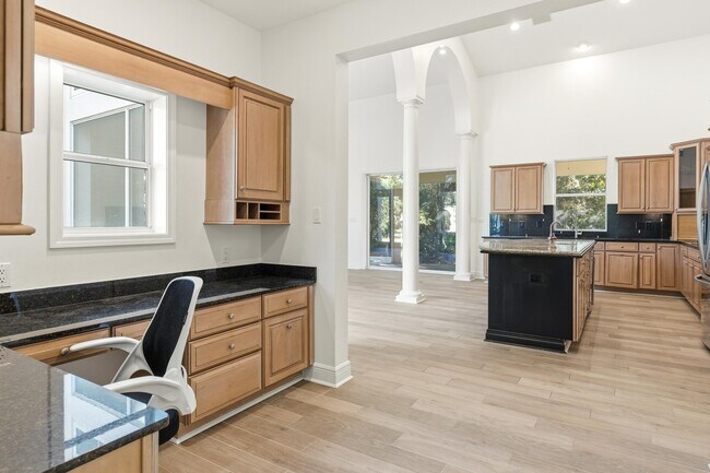 Building Photo - 2928 Pine Valley Dr