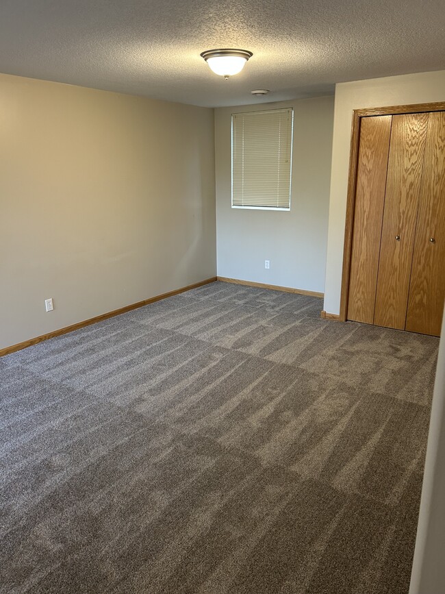 Building Photo - 1035 Petra Ct SW