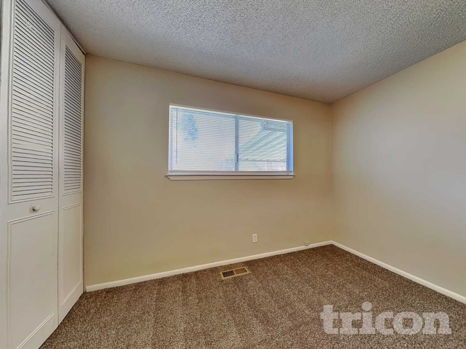 Building Photo - 1270 Kings Row