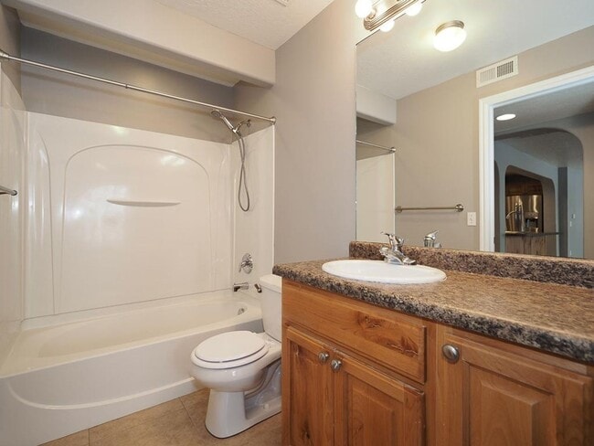Building Photo - Beautiful Daybreak Condo