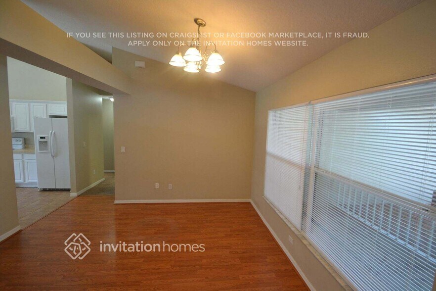 Building Photo - 830 Breezy Lake Way