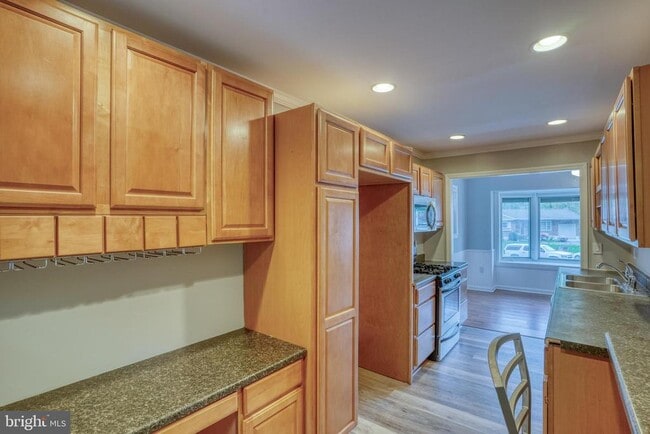 Building Photo - 124 Hilldale Ct