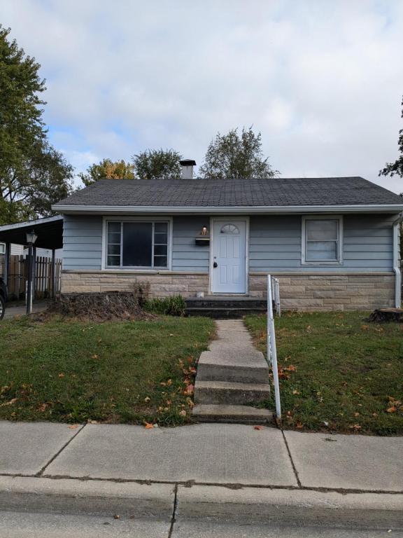 Building Photo - 910 E Elm St