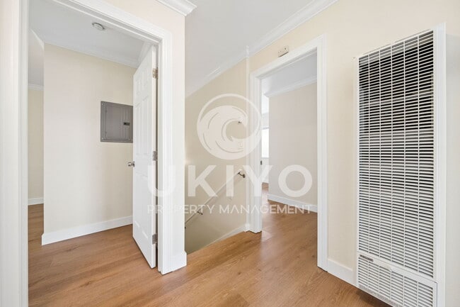 Building Photo - 3007 Nicol Ave