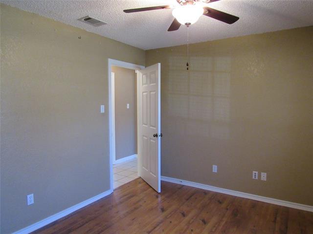 Building Photo - 2312 Blue Cypress Dr